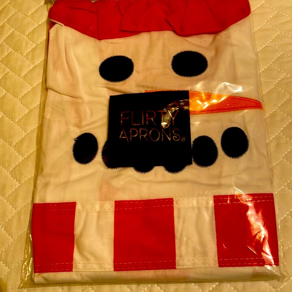 NEW Perfect for baking, little girls snowman apron!